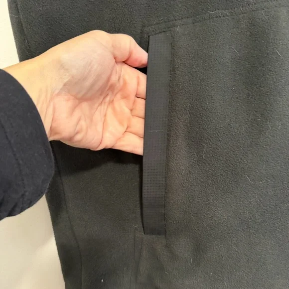 Izod Performance Men's Reversible Black Gray Vest Size Large - Picture 10 of 13